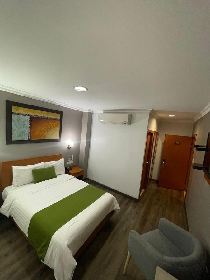 Hotel Plaza Monte Carlo Guayaquil Buitenkant foto